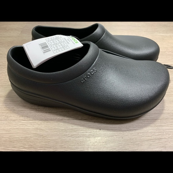 water resistant crocs